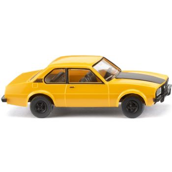 Opel Ascona B, signalgelb mit schwarzem Dekor, Baujahr 1975-1981
