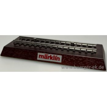 Holzsockel mit Kunststoffschiene Märklin, Aufstellsockel mit Märklin Schild, 2 Magnete zur Justierung, Gesamtlänge 13,8 cm