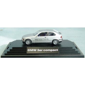 BMW 3er Compact, BMW-Fahrertraining in Deko-Box !