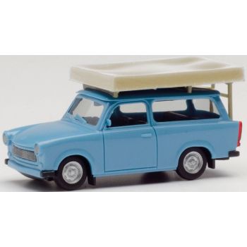 Trabant Universal mit Dachzelt, pastellblau