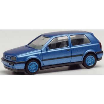 VW Golf III VR6 blaumetallic mit blauen Felgen