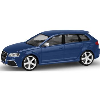 Audi RS3 Sportback, sepangblau perleffekt mit silbernen Felgen