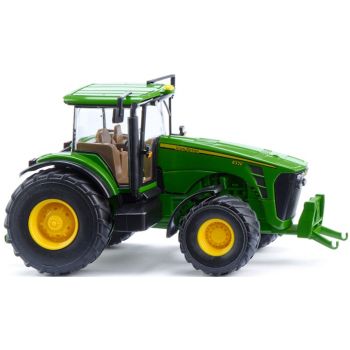 John Deere 8330 Ackerschlepper, grün