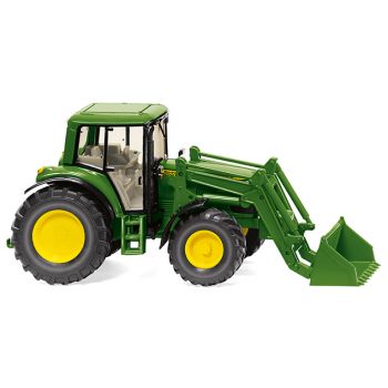 John Deere 6920 S mit Frontlader, grün
