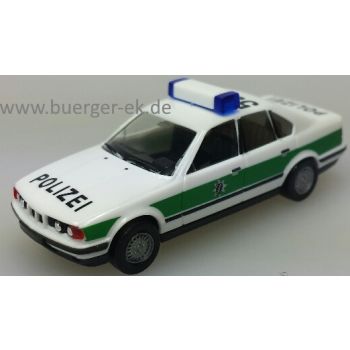 BMW 525i der POLIZEI Bayern mit RTK-Blaulichtbalken, '55/2' - Blaulichtbalken mit roter Aufschrift 