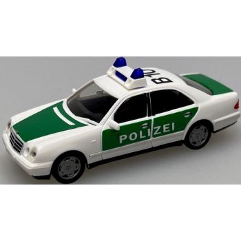 Mercedes-Benz E320 der POLIZEI, grün/weiß mit weißem Blaulichtbalken, Dachkennung B10