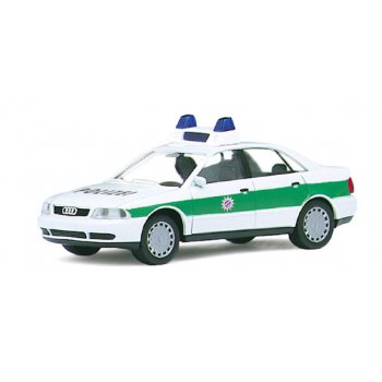 Audi A4 Limousine, POLIZEI Bayern weiß/grün
