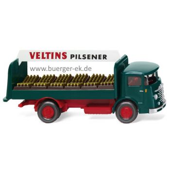 Büssing 4500 Getränke-LKW mit Beladung, Veltins Pilsener, Baujahr 1953-55