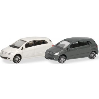 Set mit zwei Mercedes-Benz B-Klasse (245), calcitweiß und mountaingrey, Spur N