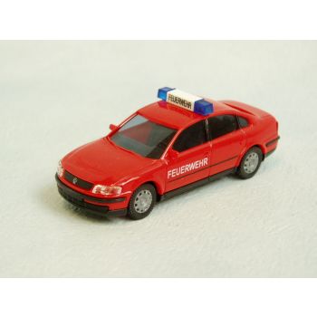 VW Passat B5 Limousine Feuerwehr, rot
