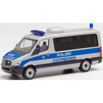 Mercedes-Benz Sprinter 13 Flachdach Bus, Polizei Berlin - Mobile Wache, weiß/blau