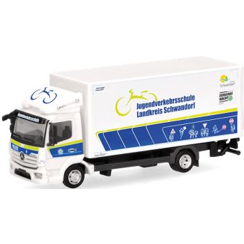 Mercedes-Benz Atego 13 Koffer-LKW mit Ladebordwand, Jugendverkehrsschule Landkreis Schwandorf, Bayern