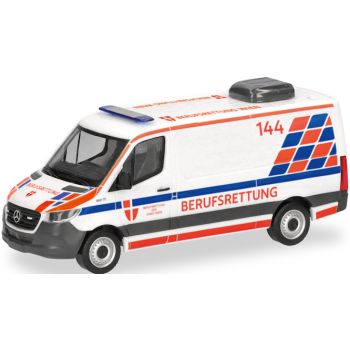 Mercedes-Benz Sprinter 18 Bus Flachdach, Berufsrettung Wien, Österreich