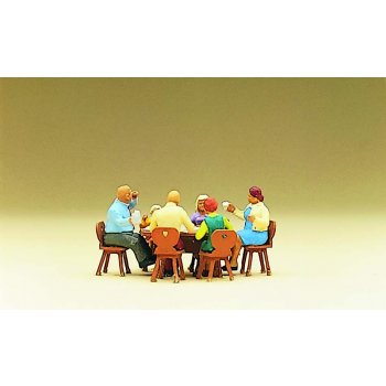 Famile Krause in der Gartenwirtschaft