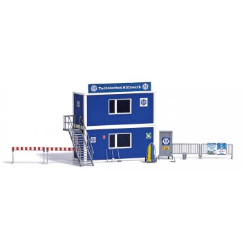 2 THW-Container, Technisches Hilfswerk, mit Treppe, Verteilerkasten, Werkzeugen, Schweißgerät, Gasflaschen und Absperrungen