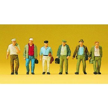 Pendler auf dem Weg zu Bahn