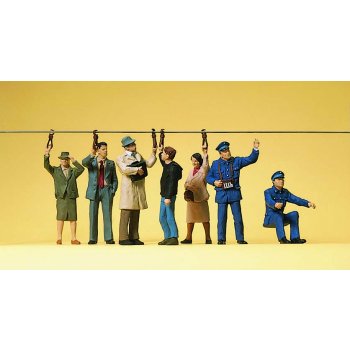 Straßenbahnpersonal und Fahrgäste