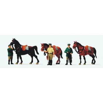 Stehende Polizisten mit Pferden, Deutschland