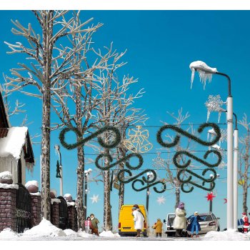 Weihnachtsschmuck, Det mit 8 Tannengirlanden, 4 silberne Schneeflocken und 2 Sternen, 2 Goldengel, 4 goldene Glocken, 2 goldene Schriften