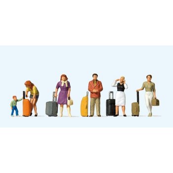 Stehende Reisende mit Trolleys