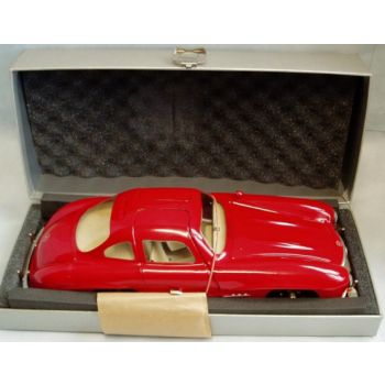 Märklin Museumsrennwagen, Mercedes-Benz 300 SL, rot, mit Uhrwerkantrieb, in Kunststoffkoffer,