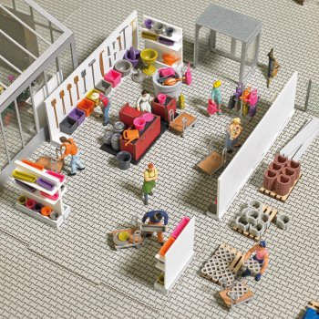 Gartencenter Einrichtung, u.a. Warenträger, Einkaufswagen, Paletten, Blumentöpfe- und Kästen, Untersetzer, Pflanzkübel, Gießkannen, Gartenwerkzeug,