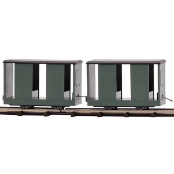 Zwei Mannschaftswagen mit geschlossenem Aufbau und seitlichen Zustiegsmöglichkeiten für Bergleute oder Bergwerksbesucher, Länge je Wagen 32 mm