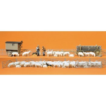 Schäferei mit Pferch, Karren und Herde