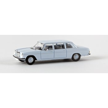 Mercedes-Benz 220 D lang, hellblau