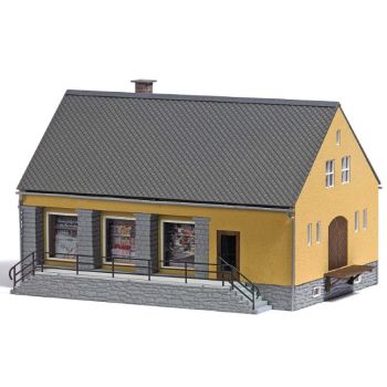 DDR Landwarenhaus, Typisher Landnwarenhandel und Konsum-Laden aus den 1960er Jahren nach einem Vorbild aus der sächsischen Ortschaft Schleife.