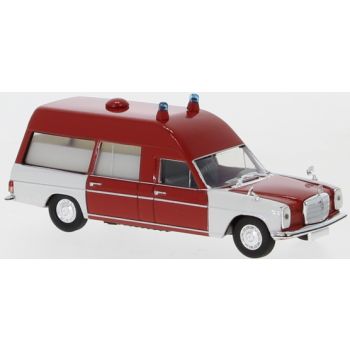 Mercedes-Benz /8 KTW - Krankentransportwagen, rot/weiß, Baujahr 1970