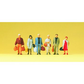 Gehende Bahnreisende