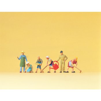 Bei der Gartenarbeit