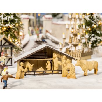 Weihnachtsmarkt-Krippe mit 8 Figuren in Holzoptik, Größe 7,5 x 3,5 x 3,5 cm