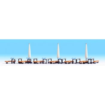 Biergarten-Zubehör, Inhalt: 12 Bierbänke, 6 Biertische, 3 Sonnenschirme