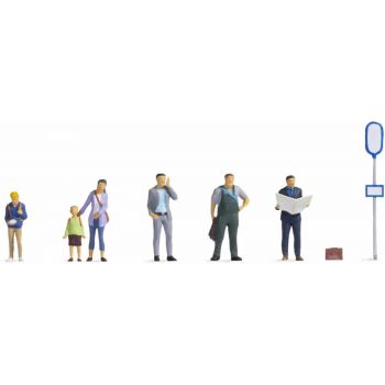 An der Bushaltestelle