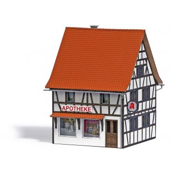 Apotheke, detaillierter Bausatz eines Fachwerkhauses nach einem Vorbild im hessischen Rodgau, Größe 9,1 x 9,3 x 11,1 cm