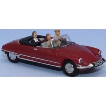 Citroen DS 19 Cabriolet, offenes Verdeck, mit Fahrer und 2 Beifahrern, Imperial rubinrot, Baujahr 1963-1967, (Modell von Brekina)