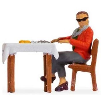 Tiny-Scenes, Mittagessen