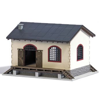 Kleiner Güterschuppen. Bausatz für einen Güterschuppen mit Laderampen und Schiebetoren an den Längsseiten. Alle Teile feritg koloriert.