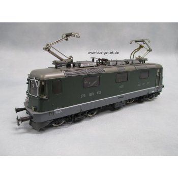 E-Lok Re 4/4 II der SBB, grün, Betr.Nr. 11372, Dreileiter-Wechselstromssystem,