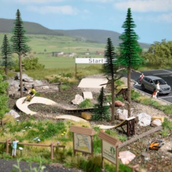 Bike-Trail, Bausatz zur Ausgestaltung eines Bike-Trails im Gelände, mit Hindernissen, Start-Ziel-Markierungen usw.