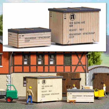 Maschinenkisten - Ost, 2 Maschinenkisten aus echtem Holz in versch.Größen mit Bedruckung Ost, 41x27x33 mm bzw. 35x20x16 mm, Bausatz