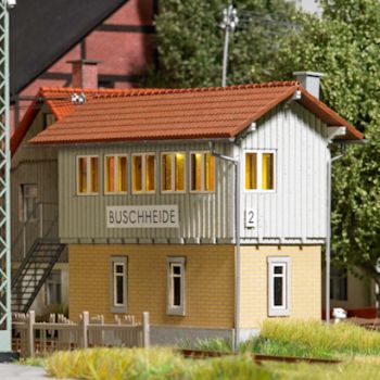 Stellwerk, Vorbild in Schwenningen Baden-Württemberg, Bausatz, Größe 135 x 50 mm, Höhe 80 mm