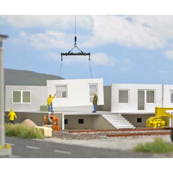 Plattenbau WBS 70 im Bau, Bausatz für ein Erdgeschoss im Bau, Eingang und Windfang, Treppenhaus, 198 x 140 x 50 mm