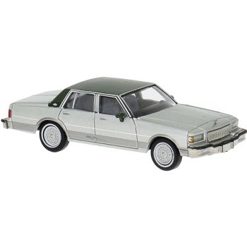 Chevrolet Caprice, helllgrün mit dunkelgrünem Dach, Baujahr 1987