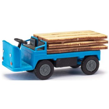 E-Karre Balkancar beladen mit Holzbrettern, blau, Baujahr  1969
