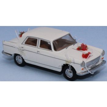 Peugeot 404, weiß mit Hochzeitsschmuck (von Brekina)