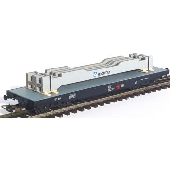 Ladegut Betonträger HOCHTIEF auf Transportpaletten gelagert und mit Spannbändern gesichert, Länge ca. 130 mm