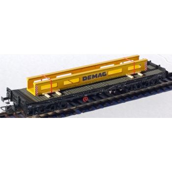 Ladegut Kranbauteil DEMAG auf Transportpaletten gelagert und mit Spannbändern gesichert, Länge ca. 120 mm